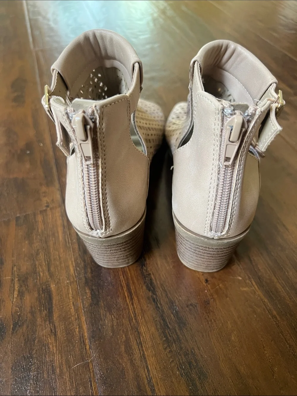 Jellypop Girls' Floral Laser-Cut Open-Toe Booties - Beige Size 3